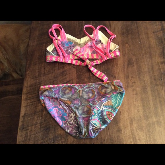 Maaji size 8 reversible - Picture 3 of 3